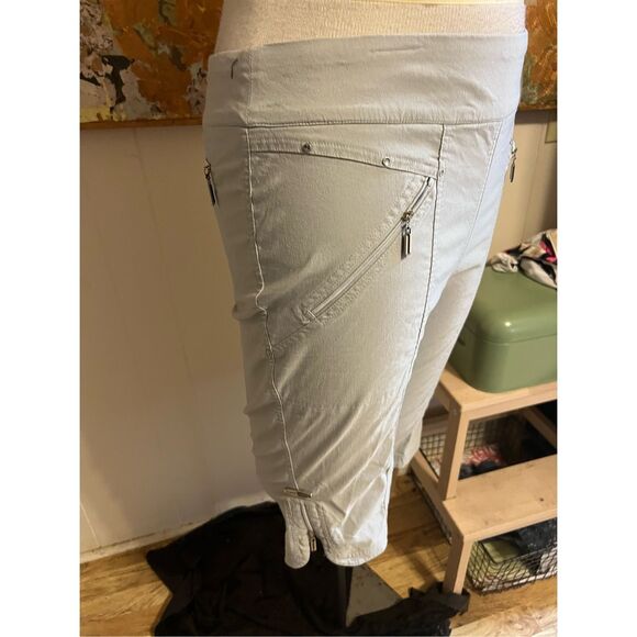 Jamie Sadock® Lt. Gray Airwear Lightweight Hybrid Capris S 14 - Picture 3 of 8